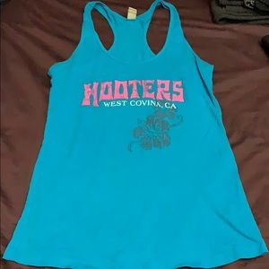 Hooters muscle tank